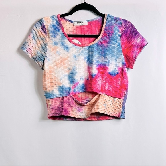 NWT Jolie & Joy Women’s Large Tie Dye Textured W/ Mid Section Keyhole Crop Top - Picture 1 of 6